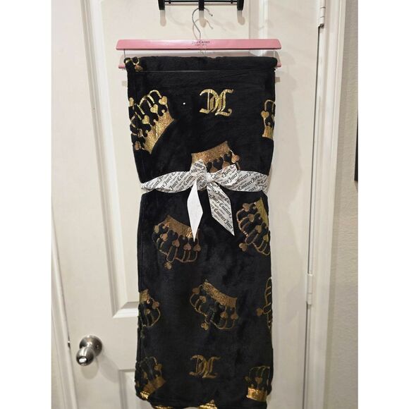 Juicy Couture Gold Foil Heart Crown Plush Throw Blanket - Picture 3 of 5